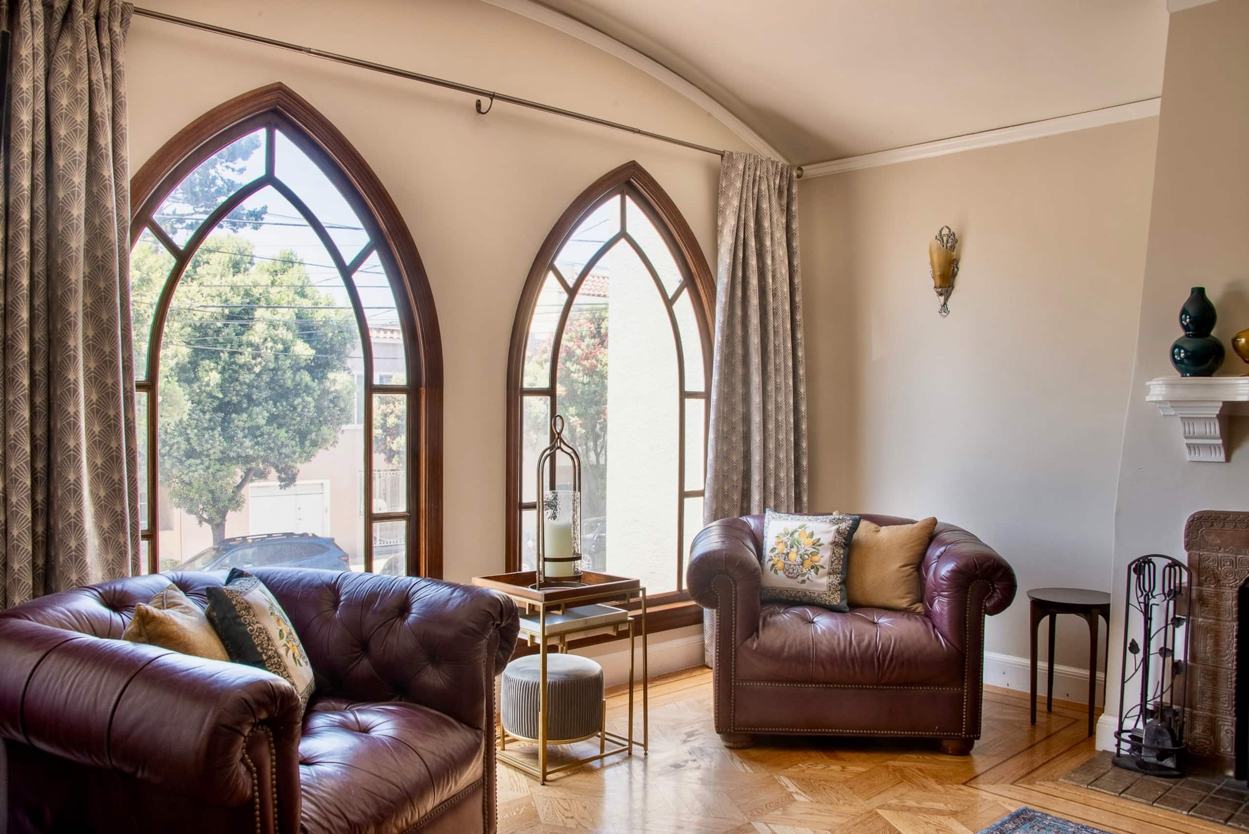 Home in San Francisco · ★4.99 · 2 bedrooms · 2 beds · 1.5 baths - Image 2
