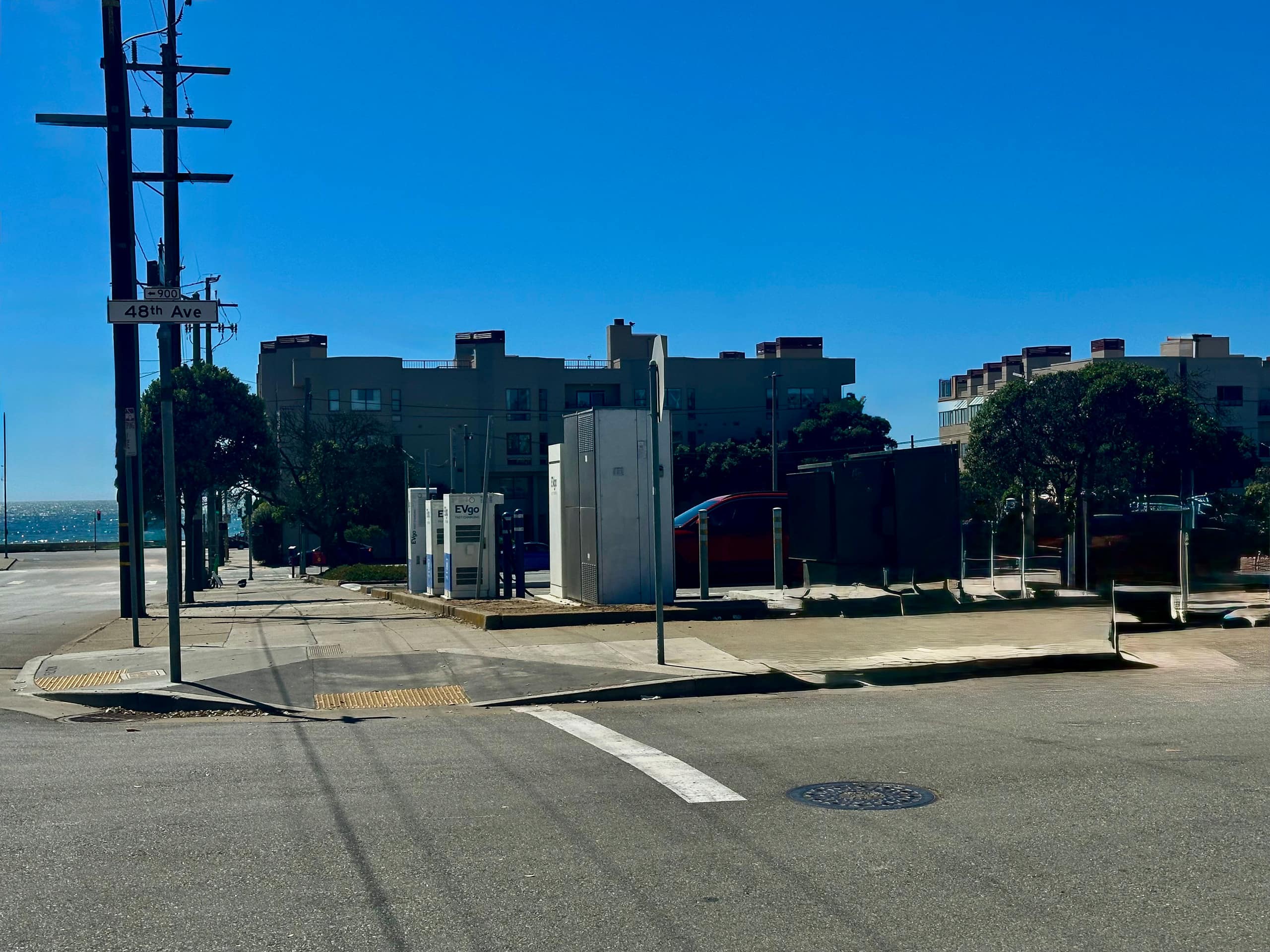 Home in San Francisco · ★4.99 · 2 bedrooms · 2 beds · 1.5 baths - Image 50