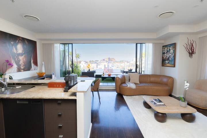 Penthouse Living in the Heart of Surry Hills gallery image 3