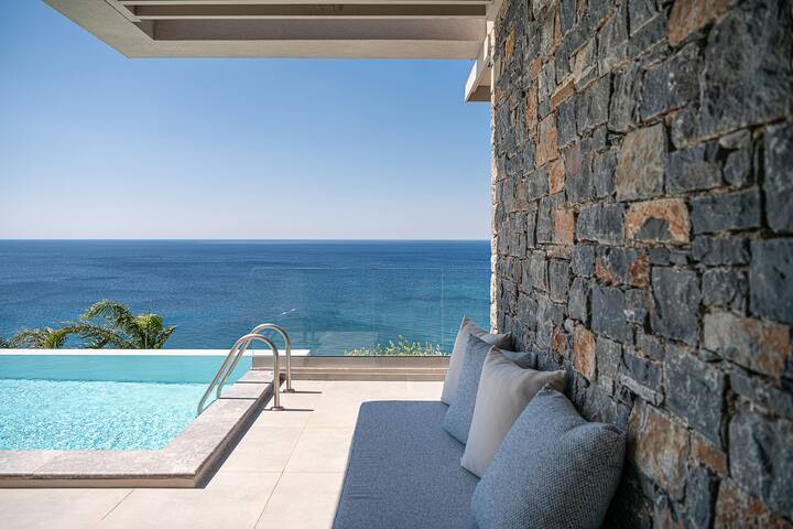 Fotinari Villa I-Steps to Beach,dazzling sea view gallery image 2