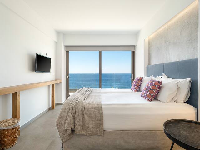 Fotinari Villa I-Steps to Beach,dazzling sea view gallery image 5