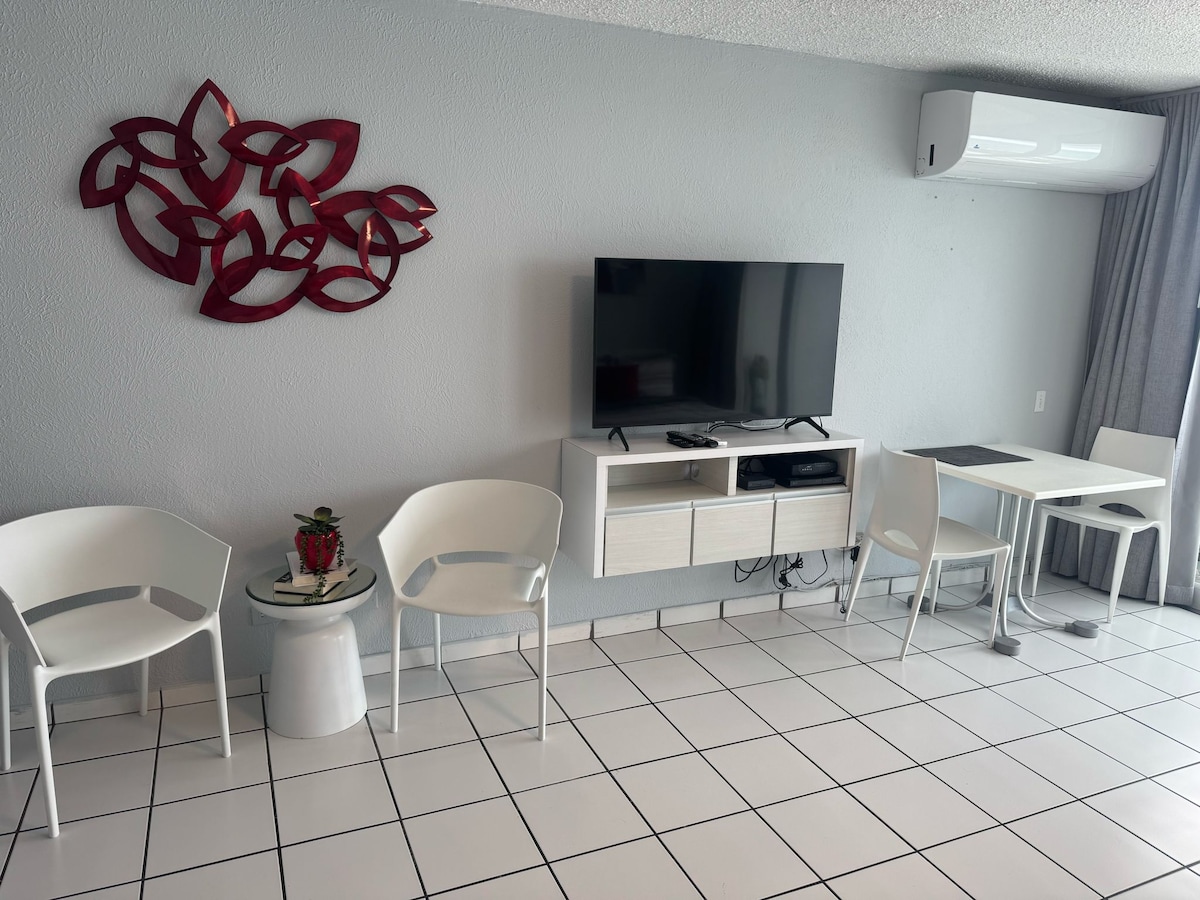 Top Airbnb: Ocean view, parking, Wi-Fi, beach access in San Juan Metro