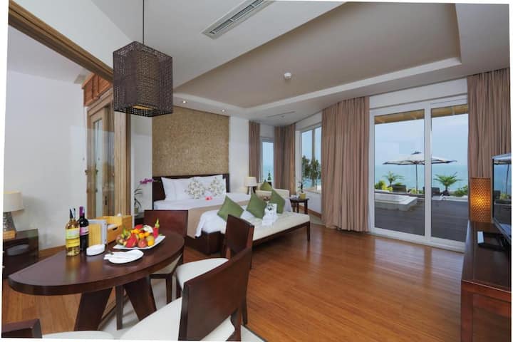 The Cliff Beach Apartment With Terrace & Hot Tub ! - Vietnam