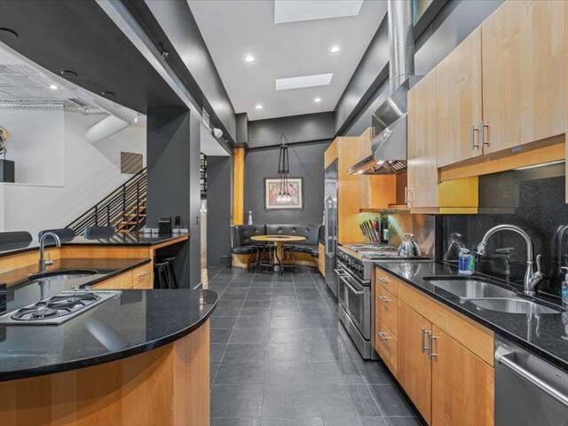 Luxury Downtown Asheville Loft gallery image 5