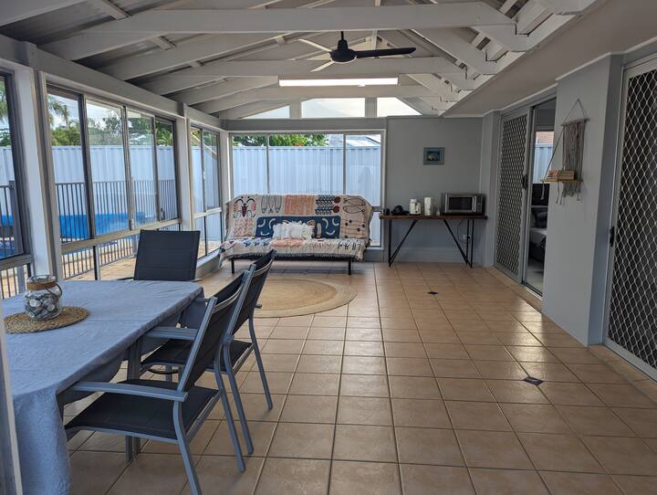 Coastal Guest House-Seperate Entry & Living Space