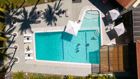 Spectacular oceanfront house in Costa Del Sol