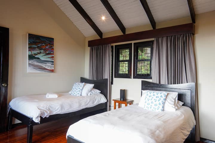 Condo 2 - 3e chambre (à l'étage)