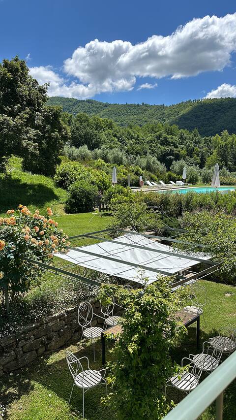 Luxury apartment in villa w pool: Il Pastore