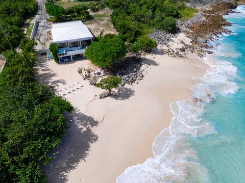 Luxury Beach House ON THE BEACH with pool, spa,.