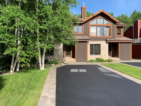 Mont Sainte-Anne, Accommodation JFL - CITQ 235222