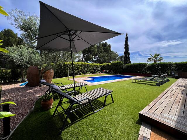 Inoblidable casa amb jardí i piscina privada. gallery image 2