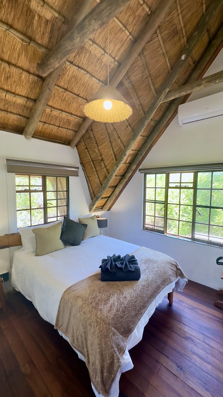 Dhoma e gjumit 2 (krevat dopio) - Lart