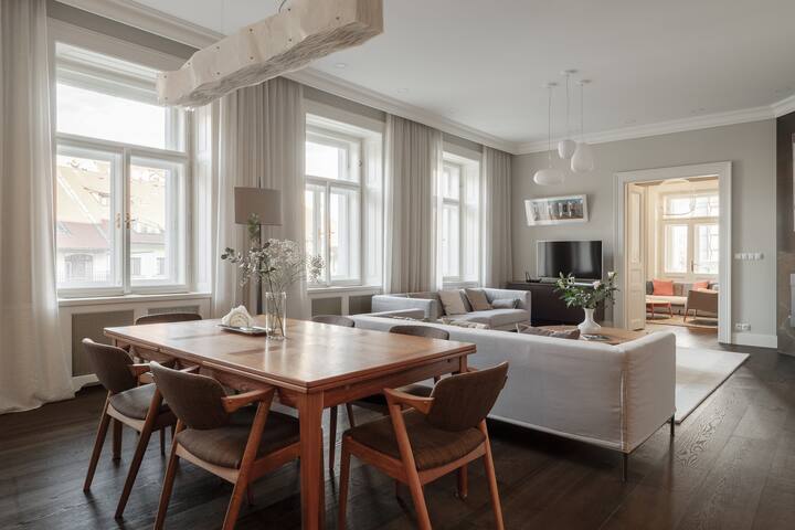 Newly renovated 3 bedrooms flat near Prague Castle gallery image 2