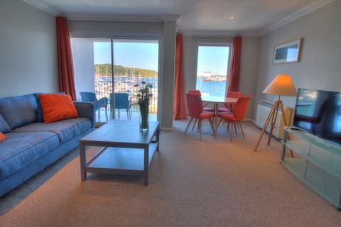Successful Airbnb property: St Keverne - penthouse waterside retreat in Falmouth