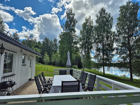 Beautiful and spacious house by the water