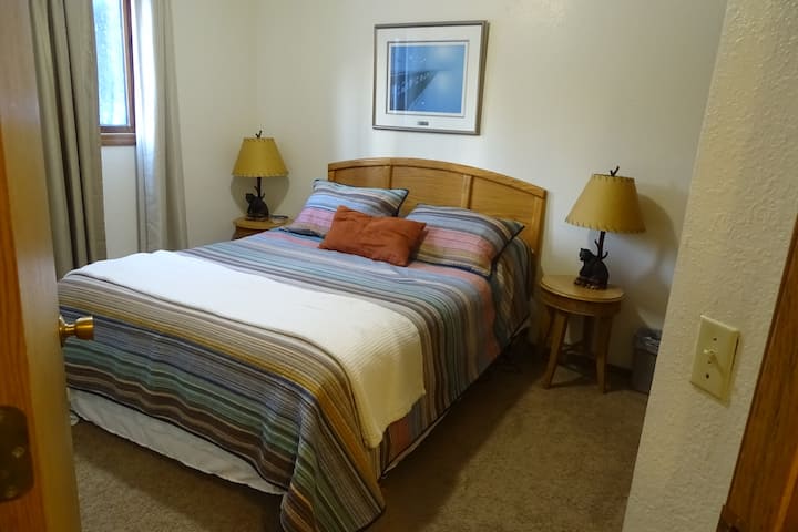 Grand lit queen size