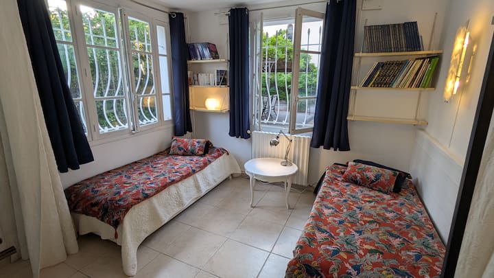 ห้องนอนที่ 4 - ห้องสมุด