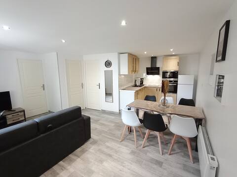 6 people / Close to Disney and CDG airport