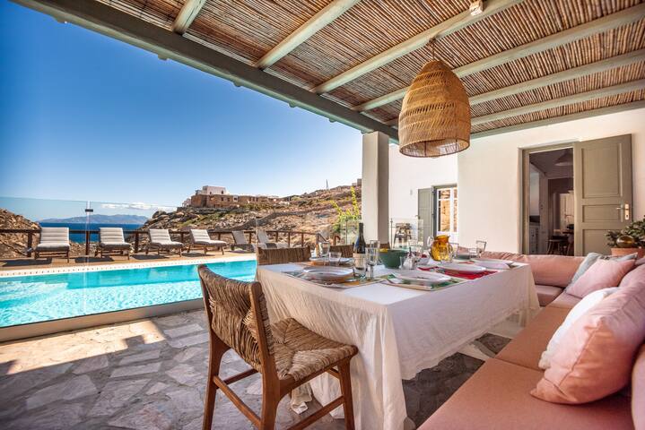 Private estate in Agrari (own pool/tennis) gallery image 3