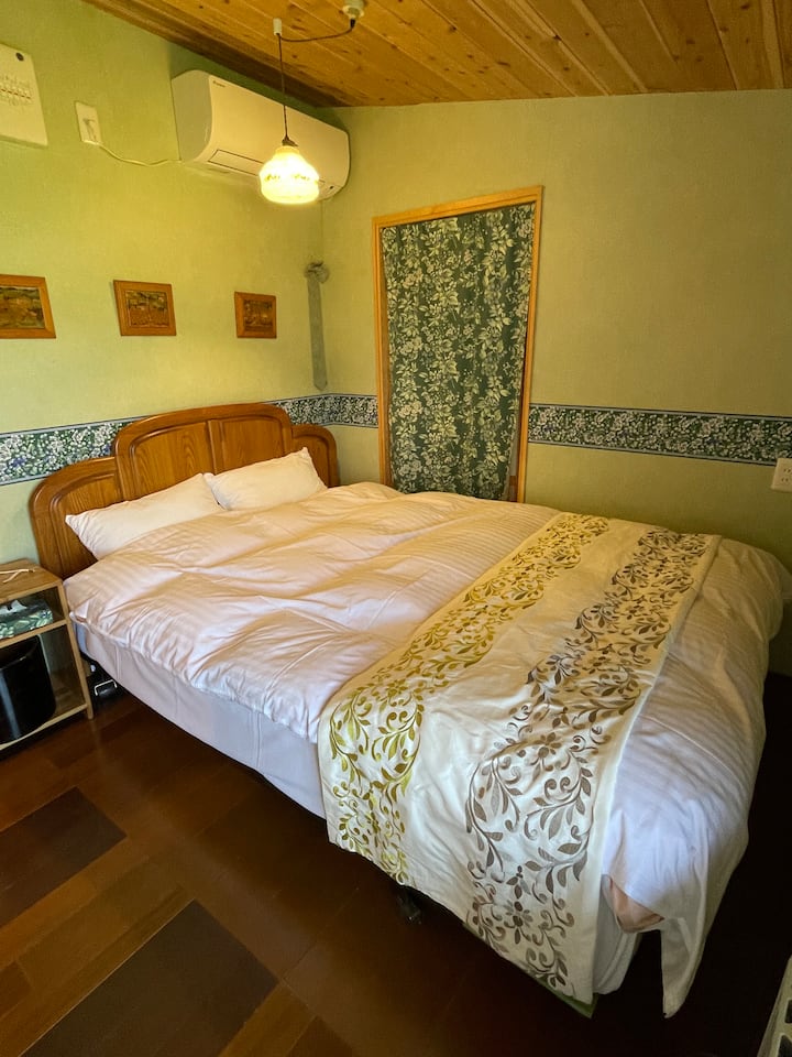 [Limitado a 8 personas o más] Administrador del dormitorio del edificio　
Dormitorio con inodoro y ducha
Cama tamaño queen