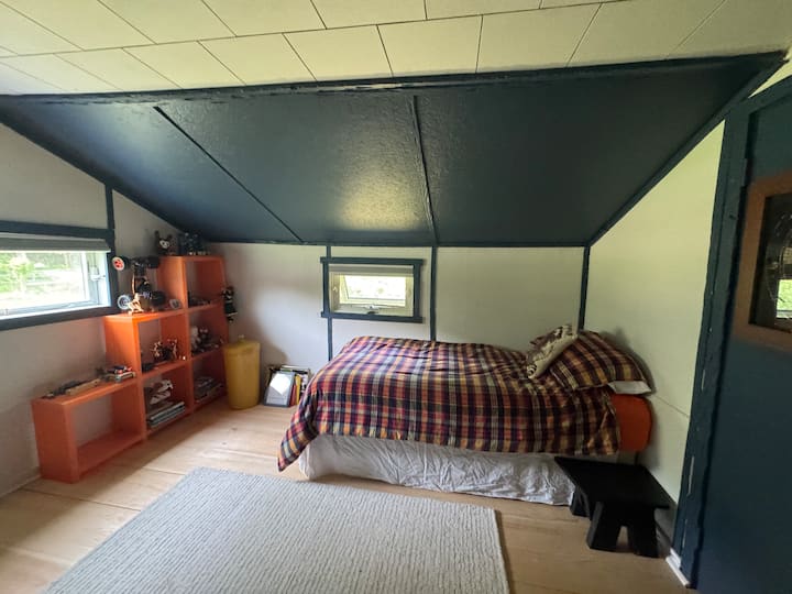 Veľmi pohodlná samostatná posteľ