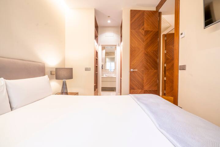 V73 Elegancia & Confort -Lujo en Barrio Salamanca gallery image 2