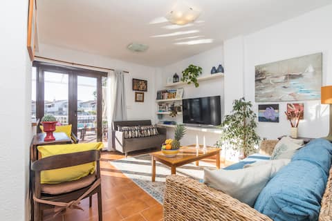 Anuncio de Airbnb popular: BEACH, POOL, WIFI, AIR CONDITIONING. en Santa Pola