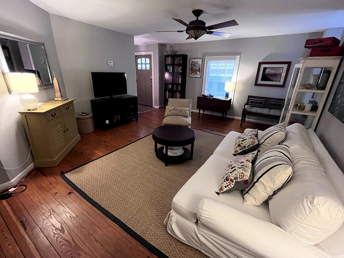 Top performing Airbnb: Little Blue Bungalow on Hurt Street in Inman Park