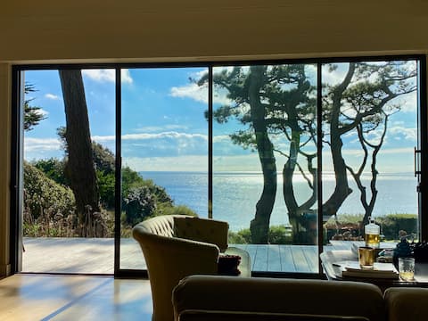 Popular Airbnb listing: La Cana Casa – A wild setting with sea views in Saint Nazaire