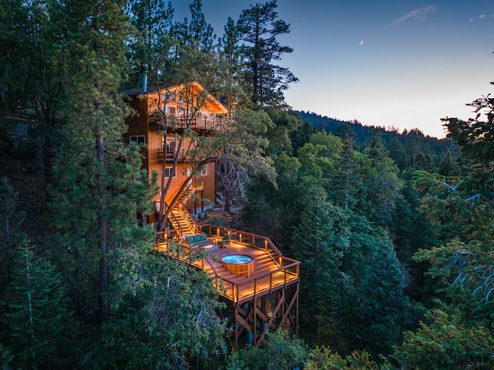 Incredible views, hot tub, walk to hiking trails - Chalets for