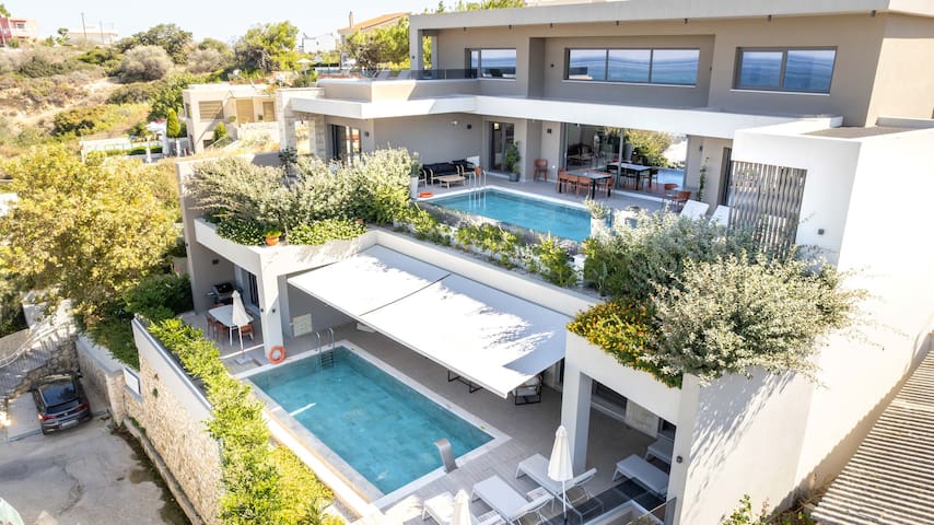 Seafront villas I Free* Heated pools & 100m to Sea