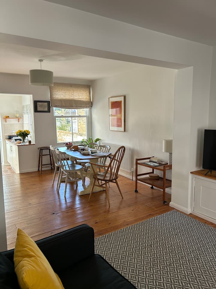 Coast Cottage, Seaside Retreat In Heart Of Deal - Deal