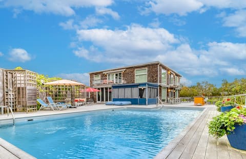 Walk to Ocean Beach: Designer Home in Dune Reserve