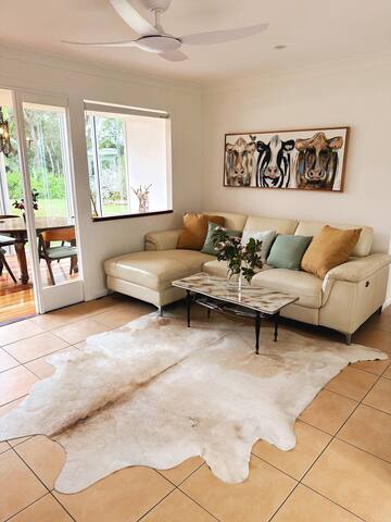 Forest Hill Retreat -10 acres 10 adults playground gallery image 4