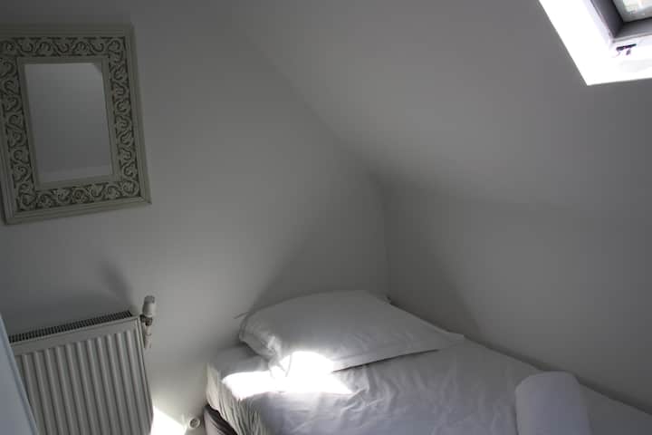 غرفة النوم 2