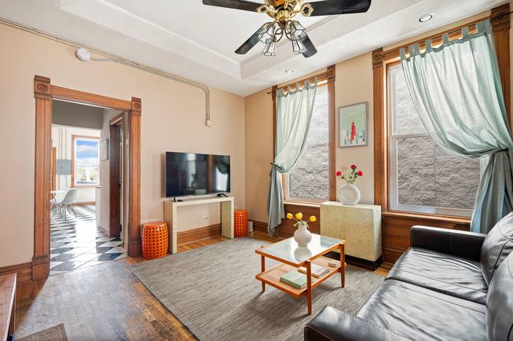 Chi-town Comfort| 3BR | Bucktown | Wicker Pk