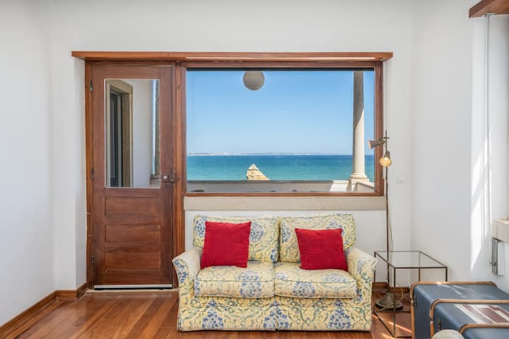Quirky Seaview Veranda Beach Apartment - Lagos