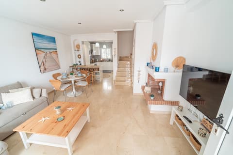 Successful Airbnb property: House in Los Dolses (Villamartín), SEA view in Orihuela