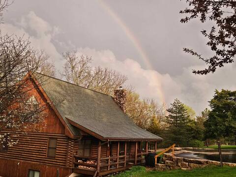 Log Home, game room/hot tub/firepit
