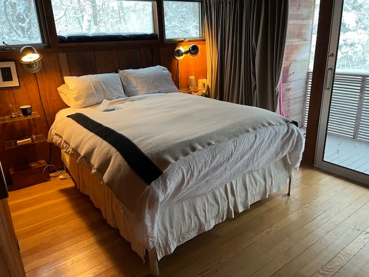 Primärt sovrum, sen eftermiddag