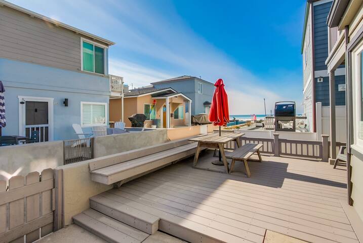 Listen to the sound of the ocean! gallery image 4