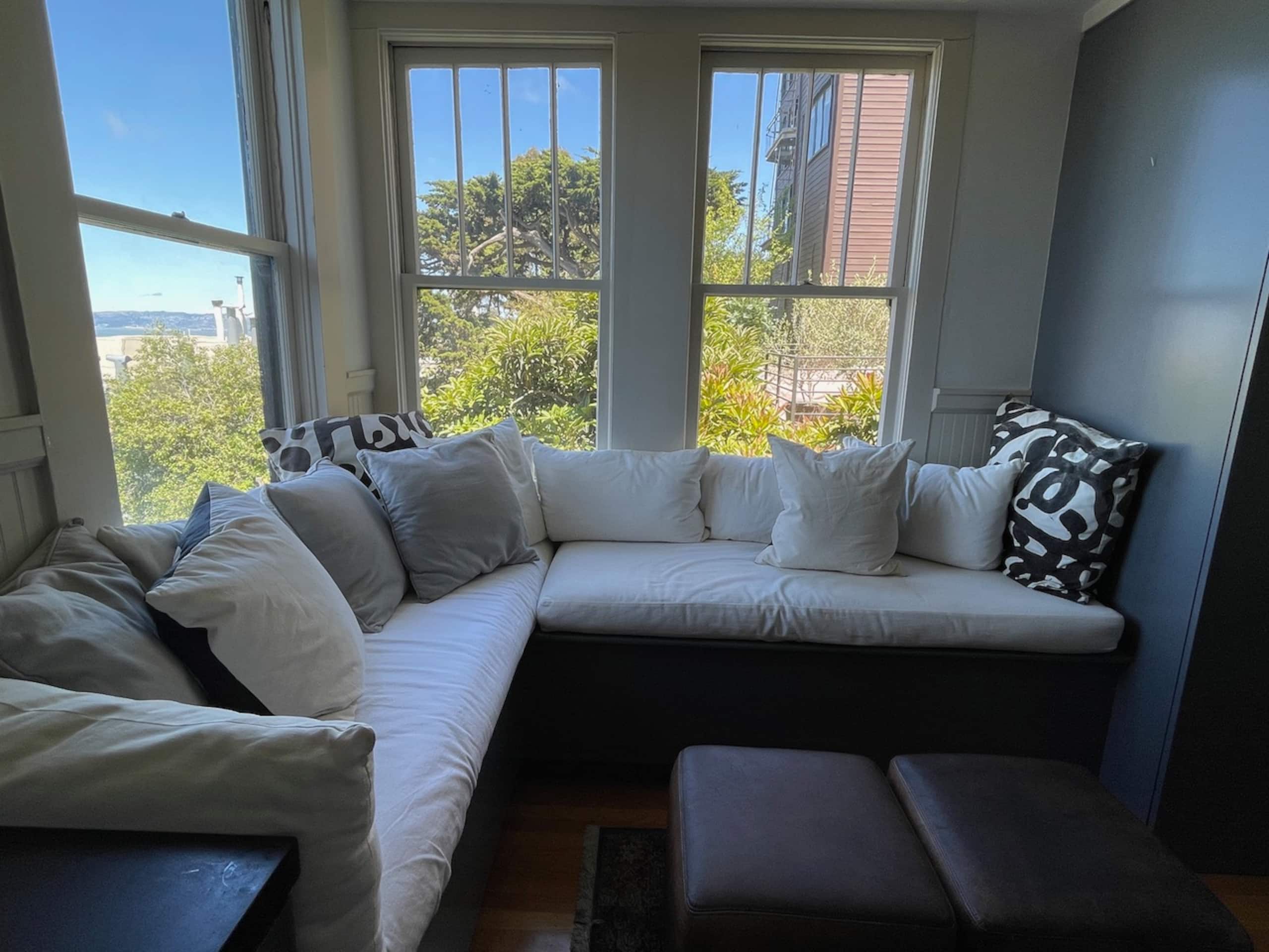 Condo in San Francisco · ★4.93 · 3 bedrooms · 3 beds · 2 baths - Image 32