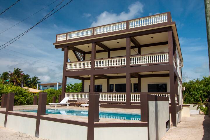 Hot Summer Special! 2nd Floor 2 Bedroom with Pool