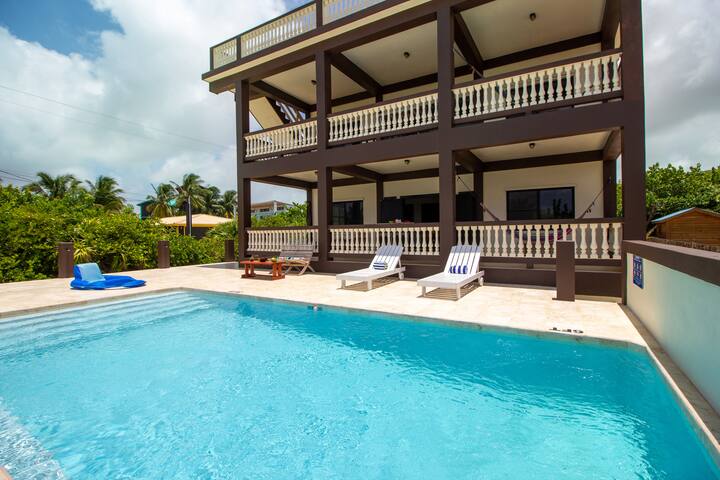 Hot Summer Special! 2nd Floor 2 Bedroom with Pool gallery image 2