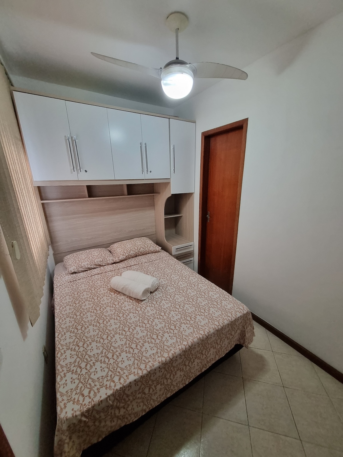Apartmán s výhľadom na pláž a priestorom na ubytovanie oblečenia hostí