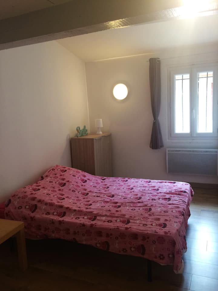 საძინებელი 1