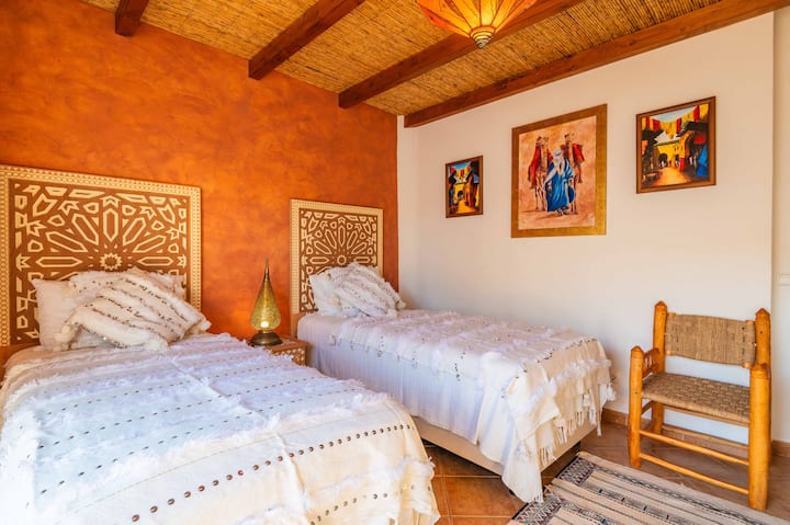 საძინებელი 1