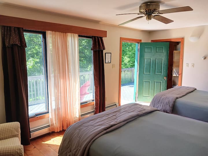 "It's a beautiful setting and right in the heart of so many local attractions. I would definitely stay here again."
Anita - June 2023