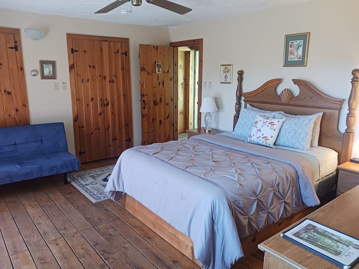 "The surroundings are super peaceful and beautiful, and it really is a great place to go and disconnect for a bit. "
Roger - September 2023