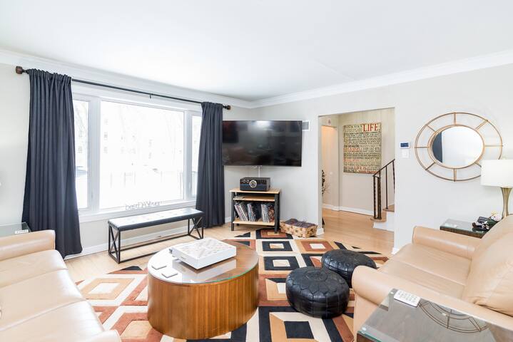 Academy/Wellington, 5 beds, 4 Big TV’s, parking gallery image 4